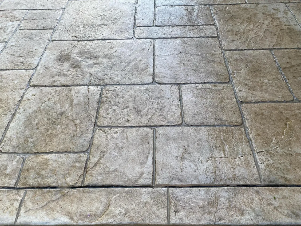 Custom Concrete & Construction
